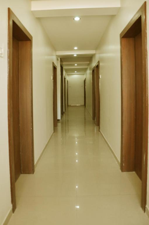 Hotel Sai Srushti Širdi Exteriér fotografie